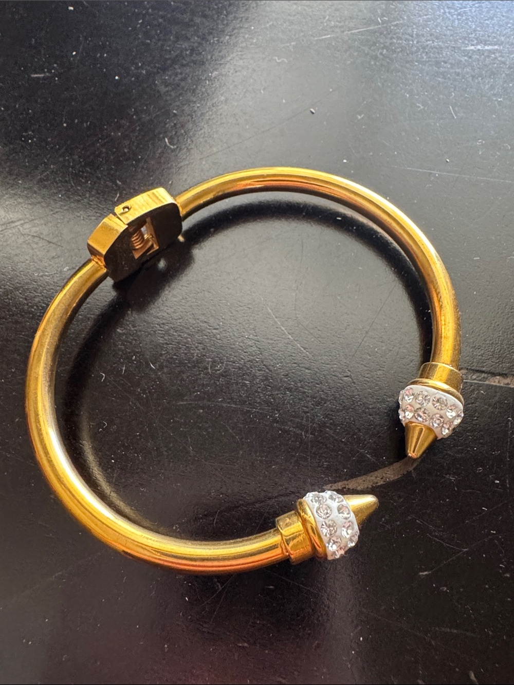 Women's bracelet
